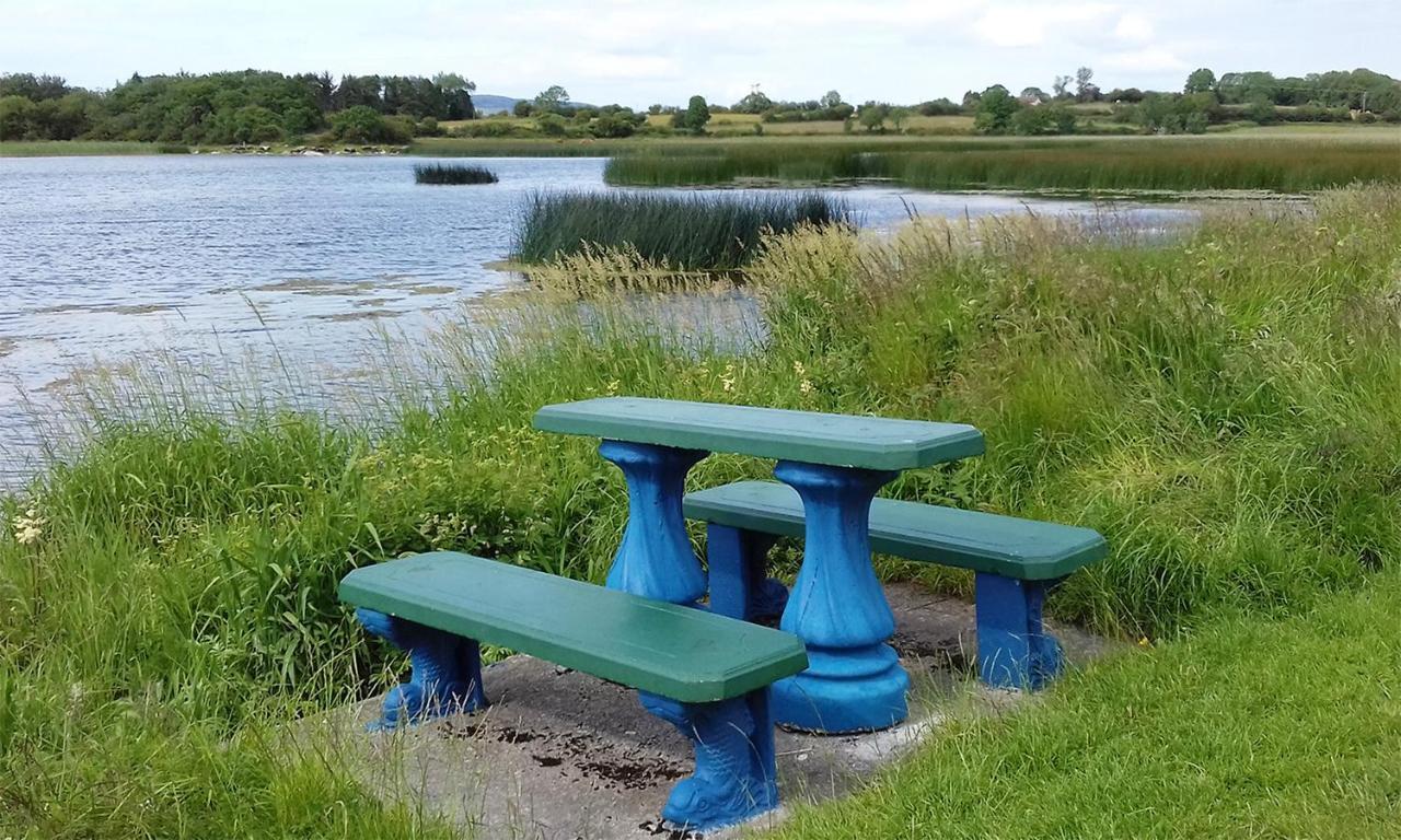 Corofin Lake Cottages Kültér fotó